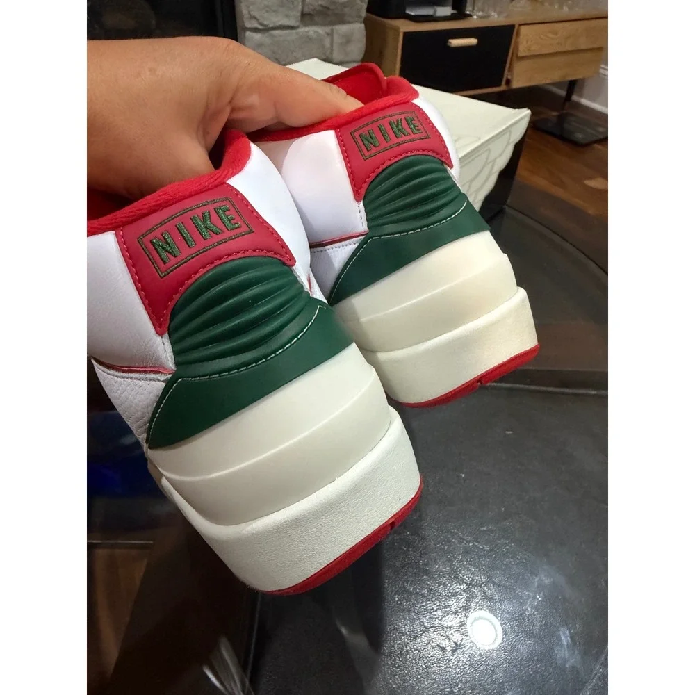 Air Jordan 2 Retro Christmas White Red Green Mens Sneakers DV9956-100 Size 10.5